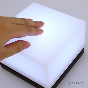 ドルメン LED ライト